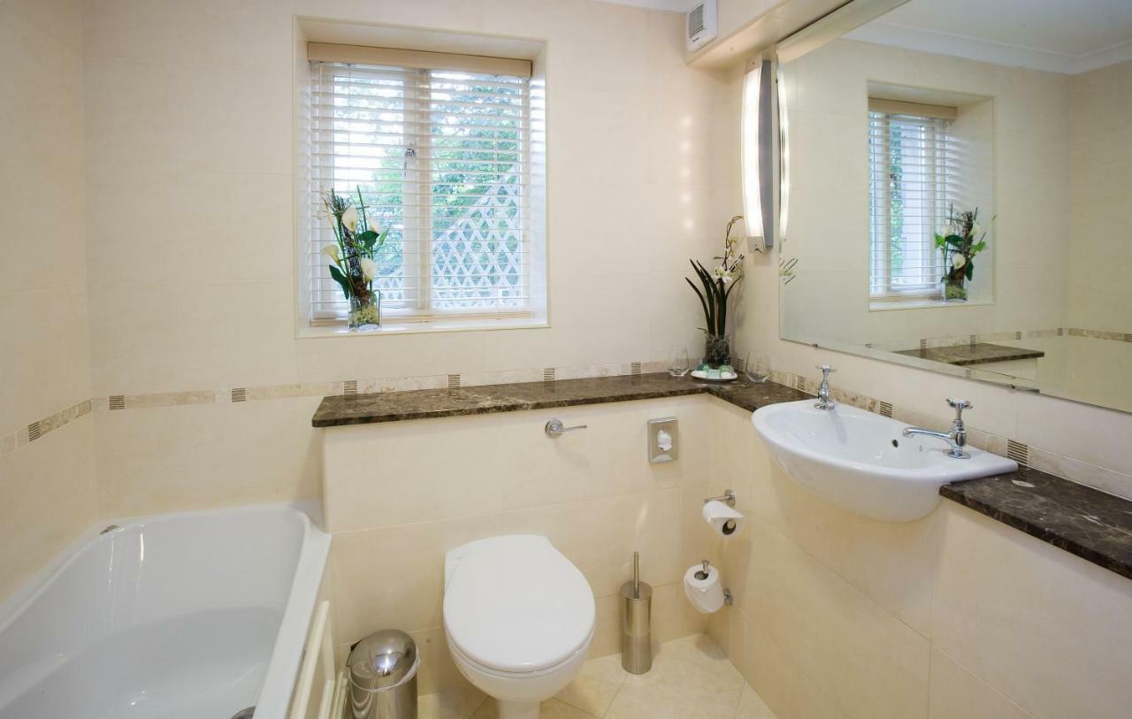 Club Double Balcony Lodge